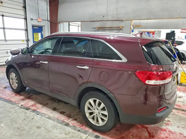 5XYPGDA35JG351752 2018 KIA SORENTO - Image 2