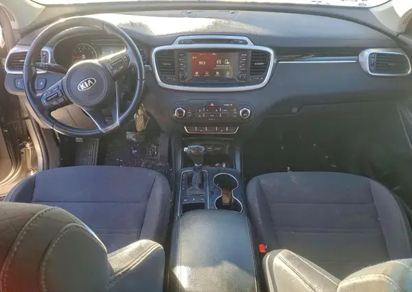 5XYPGDA35JG358622 2018 KIA SORENTO - Image 8