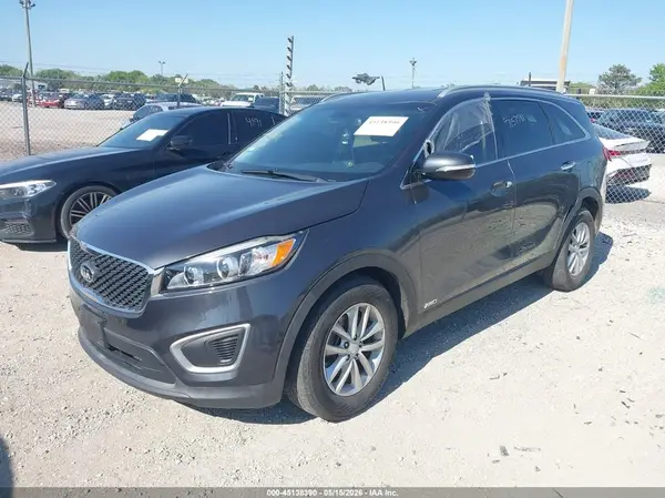 5XYPGDA35JG361584 2018 KIA SORENTO - Image 2