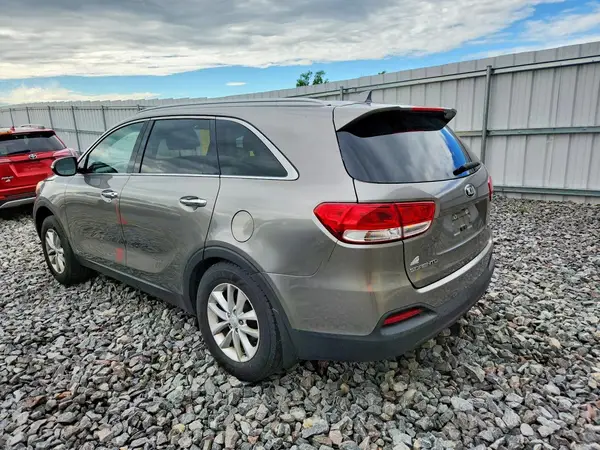 5XYPGDA35JG367546 2018 KIA SORENTO - Image 2