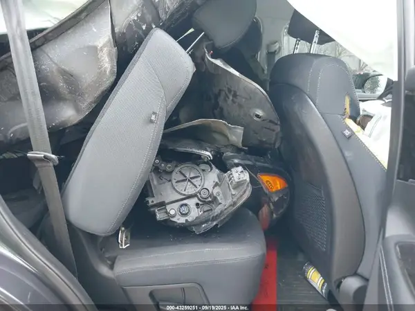 5XYPGDA35JG377140 2018 KIA SORENTO - Image 8