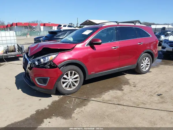 5XYPGDA35JG402764 2018 KIA SORENTO - Image 2