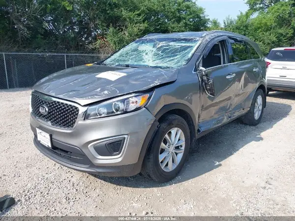 5XYPGDA35JG407334 2018 KIA SORENTO - Image 2