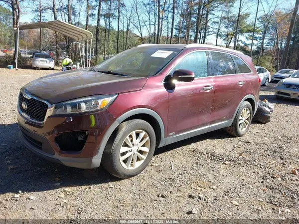 5XYPGDA35JG410203 2018 KIA SORENTO - Image 2