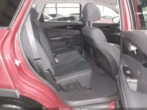 5XYPGDA35JG416602 2018 KIA SORENTO - Image 8