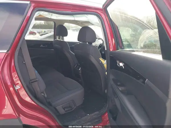 5XYPGDA35JG416616 2018 KIA SORENTO - Image 8
