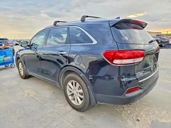 5XYPGDA35JG418561 2018 KIA SORENTO - Image 2