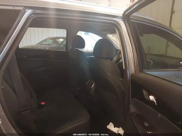 5XYPGDA35JG426241 2018 KIA SORENTO - Image 8
