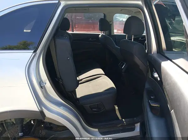 5XYPGDA35JG432265 2018 KIA SORENTO - Image 8