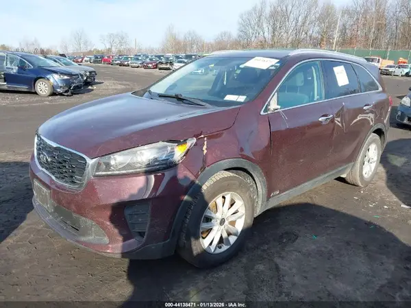 5XYPGDA35KG432977 2019 KIA SORENTO - Image 2