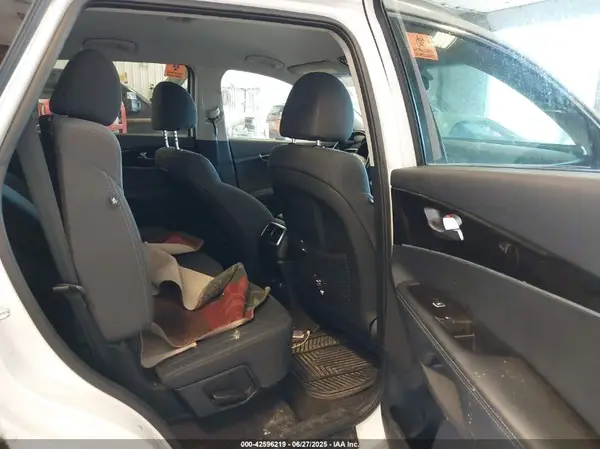 5XYPGDA35KG434471 2019 KIA SORENTO - Image 8
