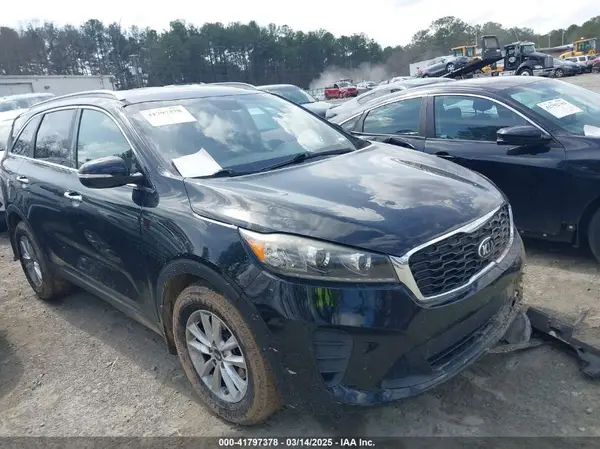 5XYPGDA35KG435667 2019 KIA SORENTO - Image 1