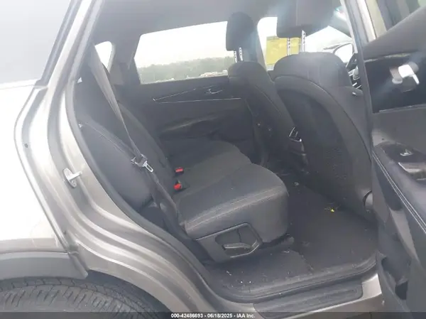 5XYPGDA35KG438942 2019 KIA SORENTO - Image 8