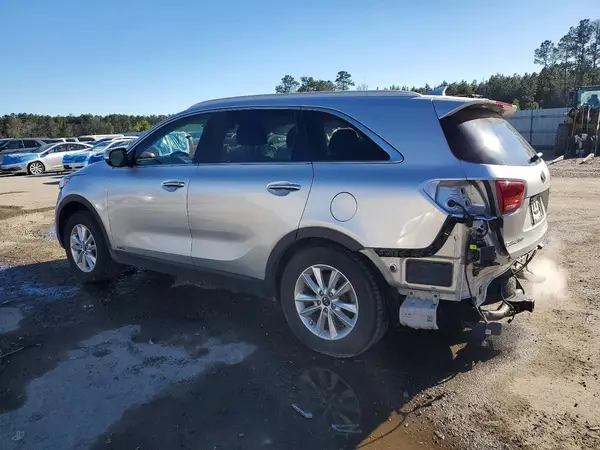 5XYPGDA35KG439881 2019 KIA SORENTO - Image 2