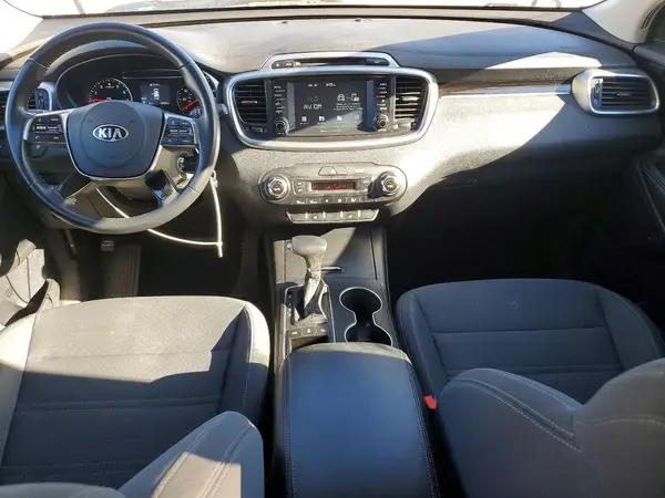5XYPGDA35KG439881 2019 KIA SORENTO - Image 8