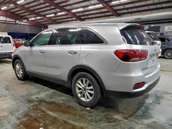 5XYPGDA35KG466322 2019 KIA SORENTO - Image 2