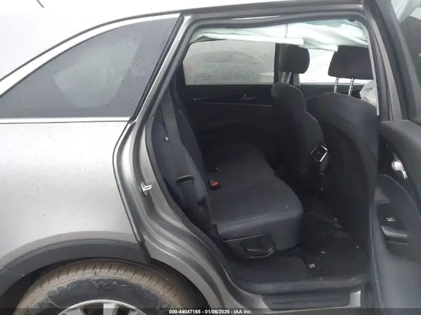5XYPGDA35KG473853 2019 KIA SORENTO - Image 8