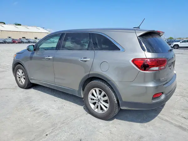 5XYPGDA35KG511582 2019 KIA SORENTO - Image 2