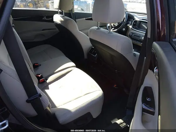 5XYPGDA35KG520766 2019 KIA SORENTO - Image 8