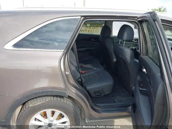 5XYPGDA35KG528740 2019 KIA SORENTO - Image 8
