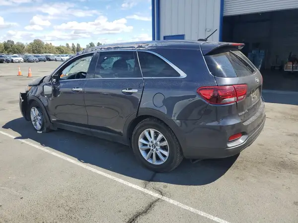 5XYPGDA35KG537423 2019 KIA SORENTO - Image 2