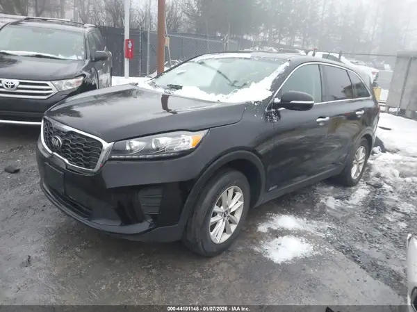 5XYPGDA35KG542072 2019 KIA SORENTO - Image 2