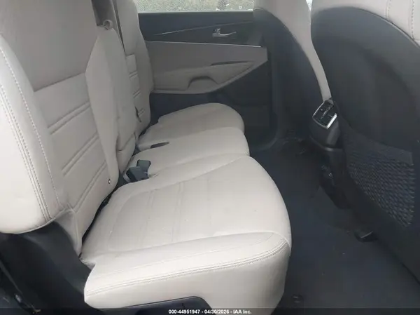 5XYPGDA35KG542380 2019 KIA SORENTO - Image 8