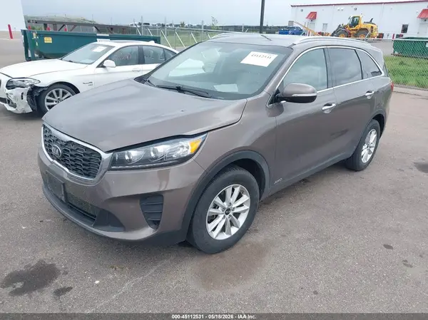 5XYPGDA35KG558854 2019 KIA SORENTO - Image 2