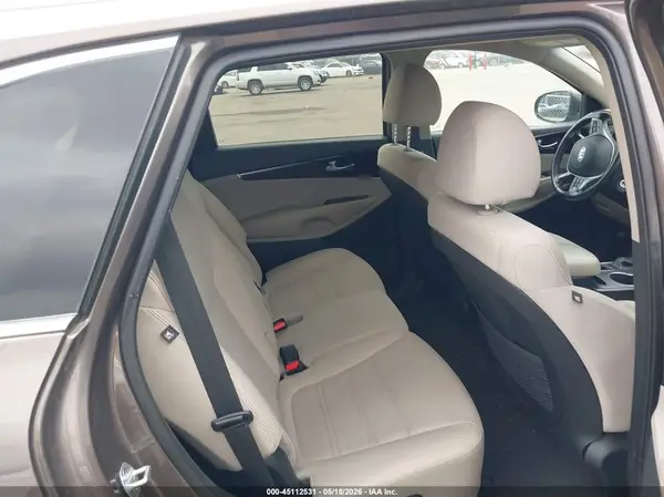 5XYPGDA35KG558854 2019 KIA SORENTO - Image 8