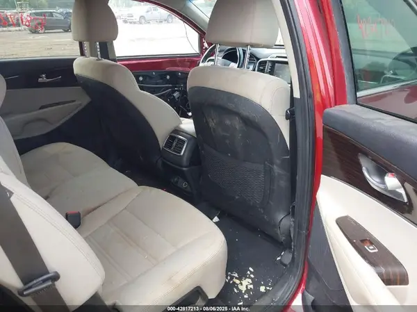 5XYPGDA35KG574763 2019 KIA SORENTO - Image 8