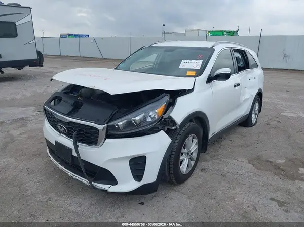 5XYPGDA35KG574813 2019 KIA SORENTO - Image 2