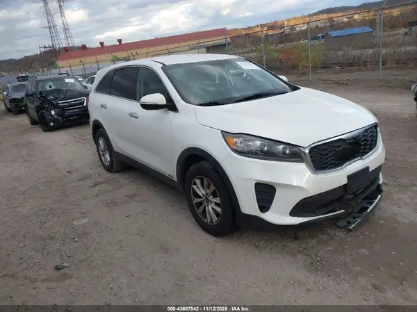 5XYPGDA35KG574925 2019 KIA SORENTO - Image 1