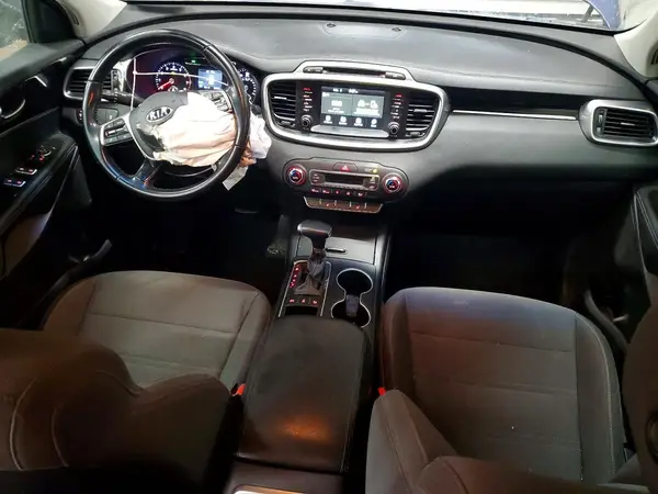 5XYPGDA35KG603503 2019 KIA SORENTO - Image 8