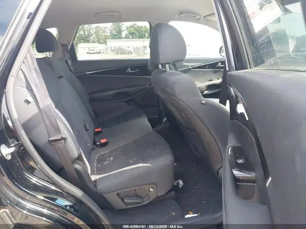 5XYPGDA35LG626927 2020 KIA SORENTO - Image 8