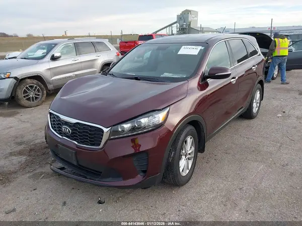 5XYPGDA35LG638172 2020 KIA SORENTO - Image 2