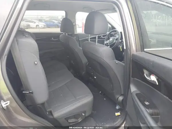 5XYPGDA35LG646238 2020 KIA SORENTO - Image 8