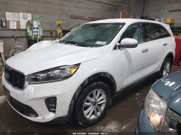 5XYPGDA35LG679160 2020 KIA SORENTO - Image 2