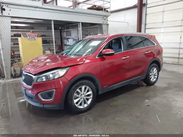 5XYPGDA36GG003659 2016 KIA SORENTO - Image 2