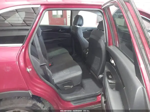 5XYPGDA36GG003659 2016 KIA SORENTO - Image 8