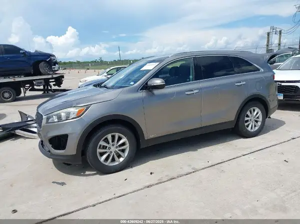 5XYPGDA36GG027928 2016 KIA SORENTO - Image 2