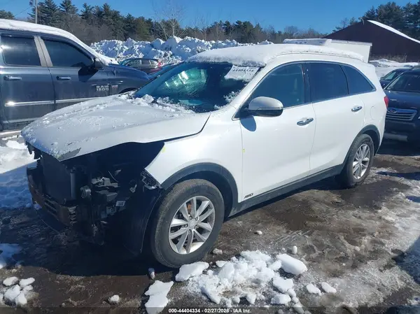 5XYPGDA36GG037651 2016 KIA SORENTO - Image 2