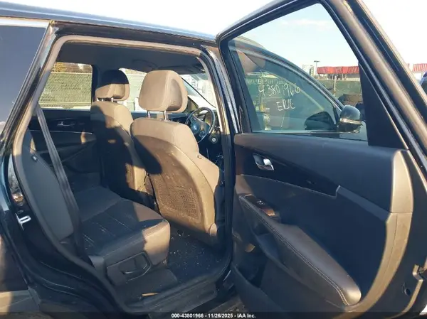 5XYPGDA36GG046138 2016 KIA SORENTO - Image 8