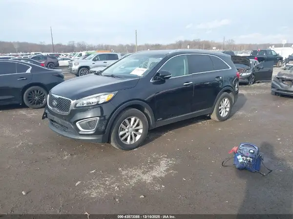 5XYPGDA36GG053638 2016 KIA SORENTO - Image 2