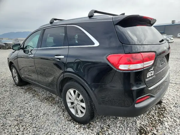 5XYPGDA36GG060105 2016 KIA SORENTO - Image 2