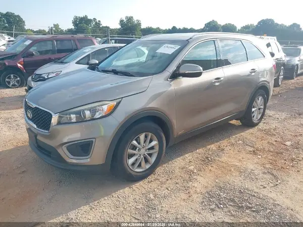 5XYPGDA36GG068477 2016 KIA SORENTO - Image 2