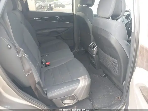5XYPGDA36GG068477 2016 KIA SORENTO - Image 8