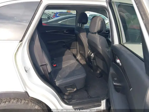 5XYPGDA36GG070617 2016 KIA SORENTO - Image 8