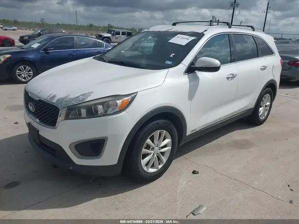 5XYPGDA36GG086588 2016 KIA SORENTO - Image 2