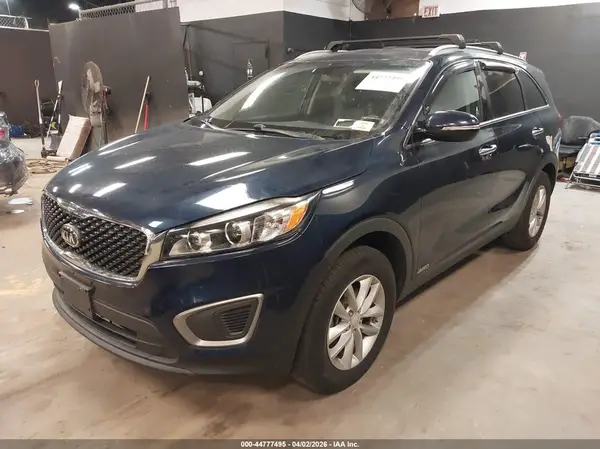 5XYPGDA36GG096800 2016 KIA SORENTO - Image 2