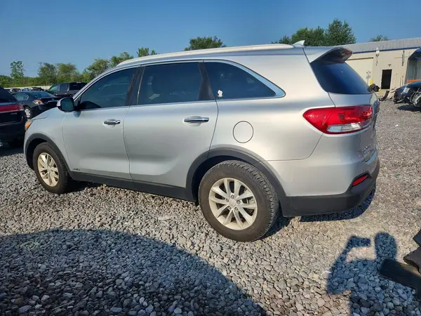 5XYPGDA36GG099082 2016 KIA SORENTO - Image 2